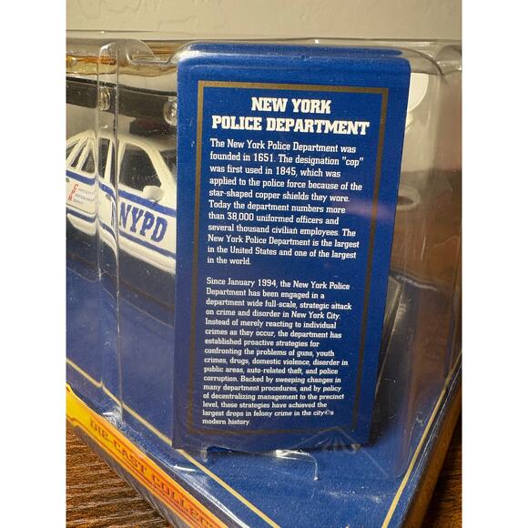 Code 3 NYPD Model Police Car Die Cast Model 1:24- Patch- New in Box - Picture 4 of 6